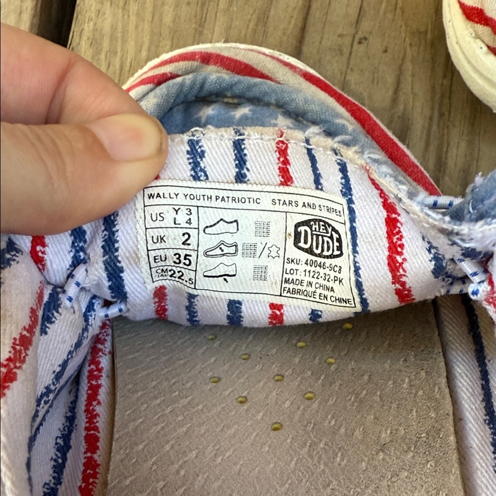 Hey Dude Kids Striped and Star Moccasins Size 2 - Picture 3 of 5
